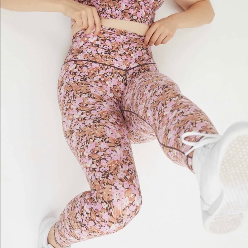 Aerie Offline Real Me Sports Bra and Pants